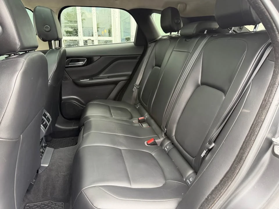 2020 Jaguar F-Pace - Image 15 of 18