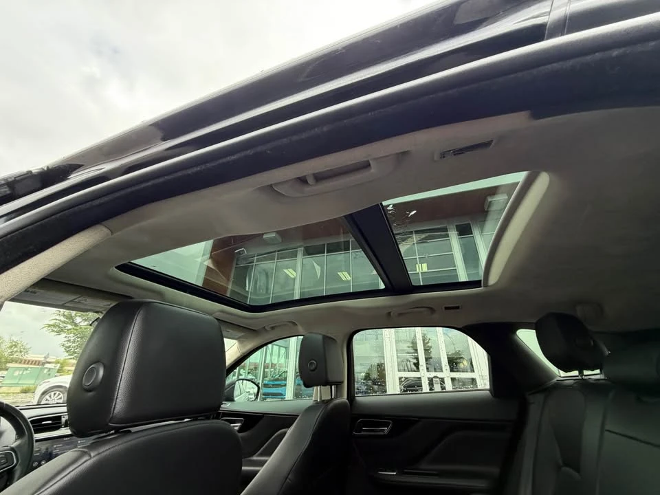 2020 Jaguar F-Pace - Image 13 of 18