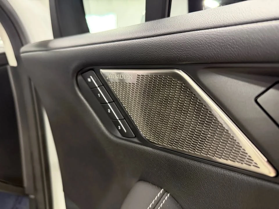 2020 Jaguar I-Pace - Image 17 of 19