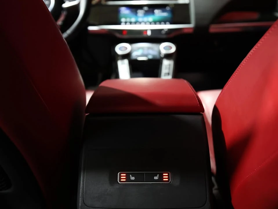 2020 Jaguar I-Pace - Image 13 of 18