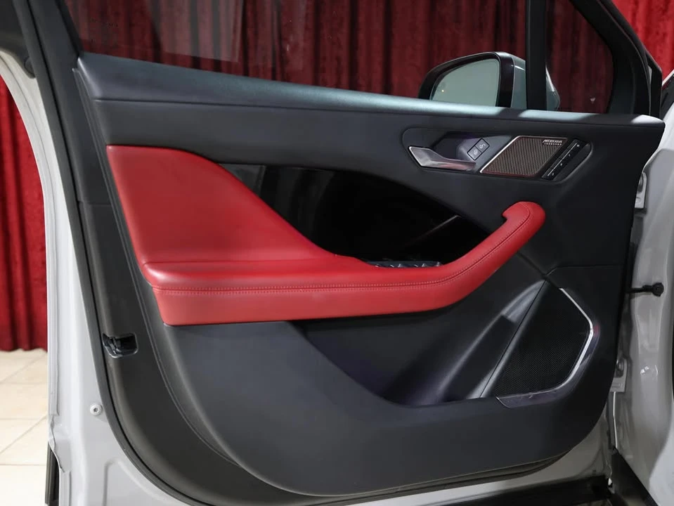 2020 Jaguar I-Pace - Image 9 of 18