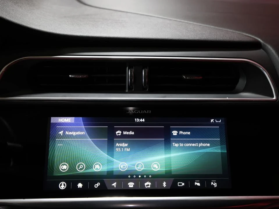 2020 Jaguar I-Pace - Image 17 of 18