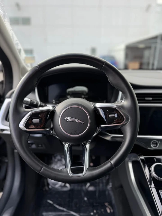 2020 Jaguar I-Pace - Image 11 of 14