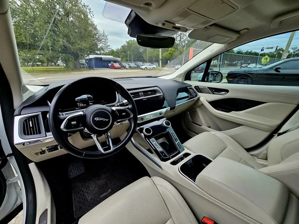 2020 Jaguar I-Pace - Image 9 of 11