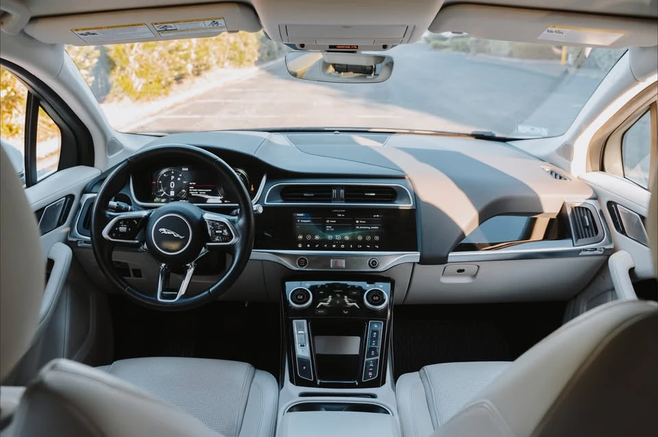 2020 Jaguar I-Pace - Image 9 of 20