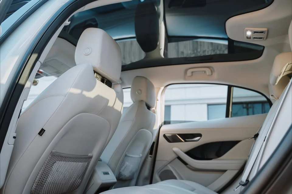 2020 Jaguar I-Pace - Image 16 of 20