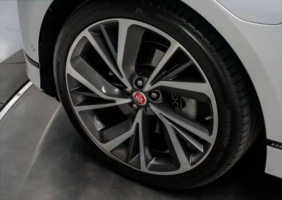 2020 Jaguar I-Pace - Image 12 of 17