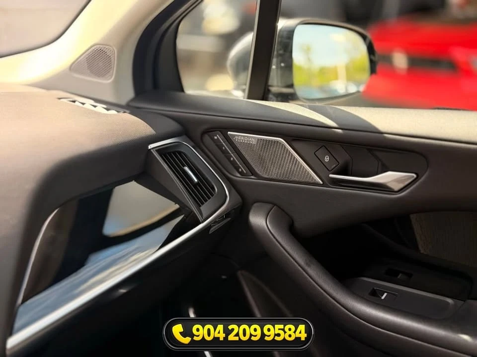 2020 Jaguar I-Pace - Image 17 of 20