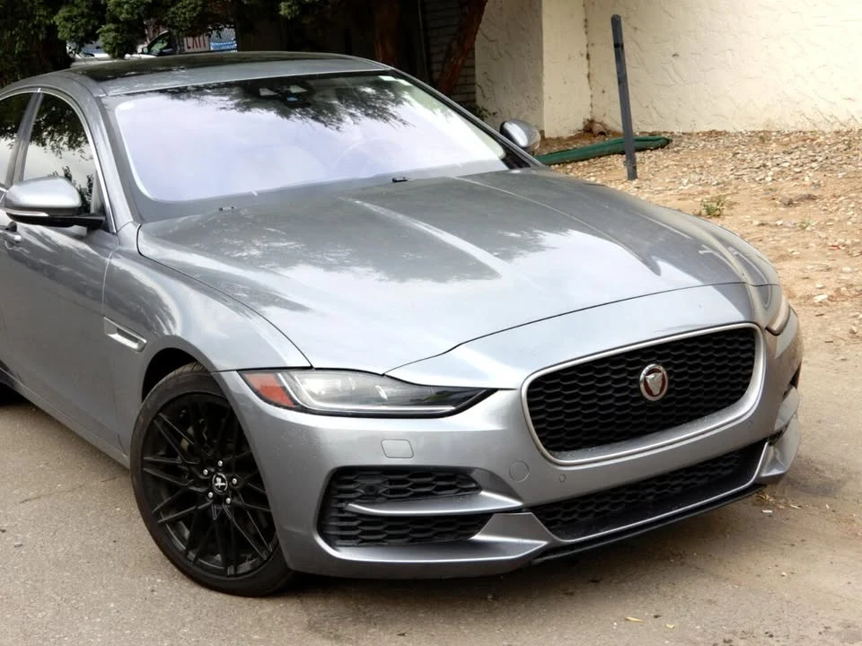 2020 Jaguar XE - Image 2 of 20