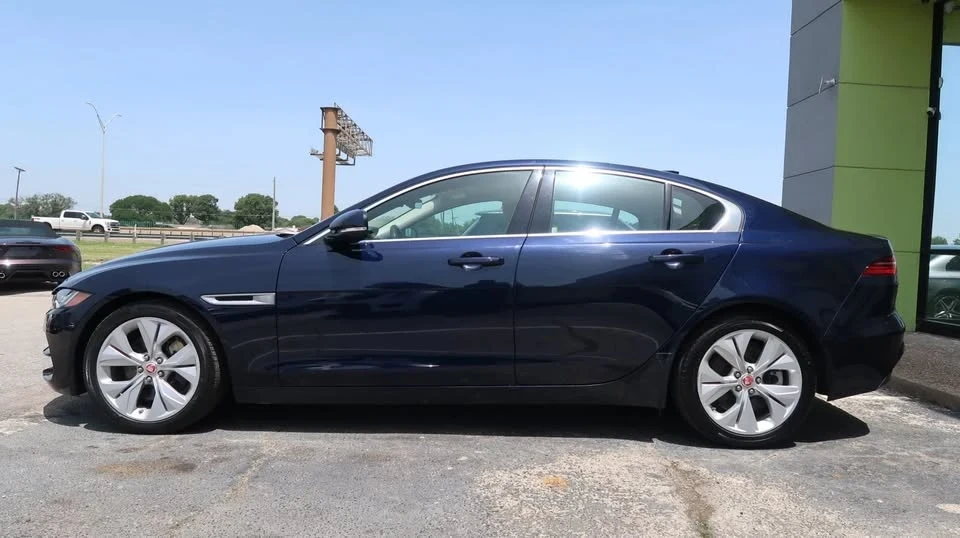 2020 Jaguar XE - Image 6 of 7