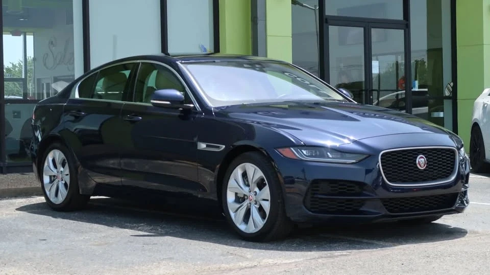 2020 Jaguar XE - Image 4 of 7