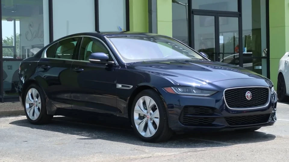 2020 Jaguar XE - Image 4 of 7