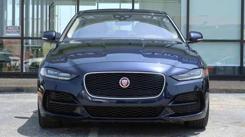 2020 Jaguar XE - Image 2 of 7