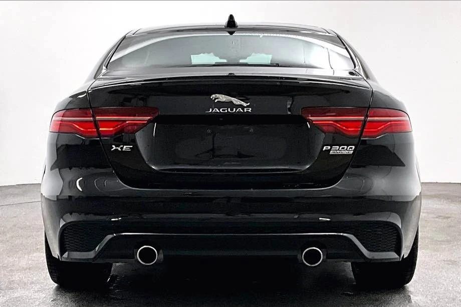 2020 Jaguar XE - Image 3 of 5