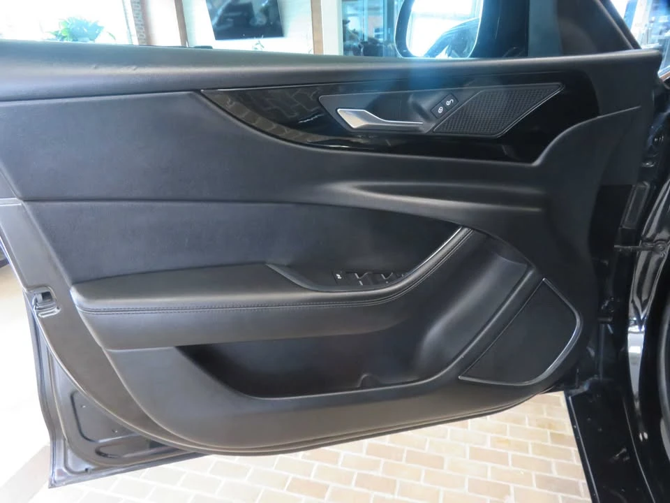 2020 Jaguar XE - Image 11 of 19