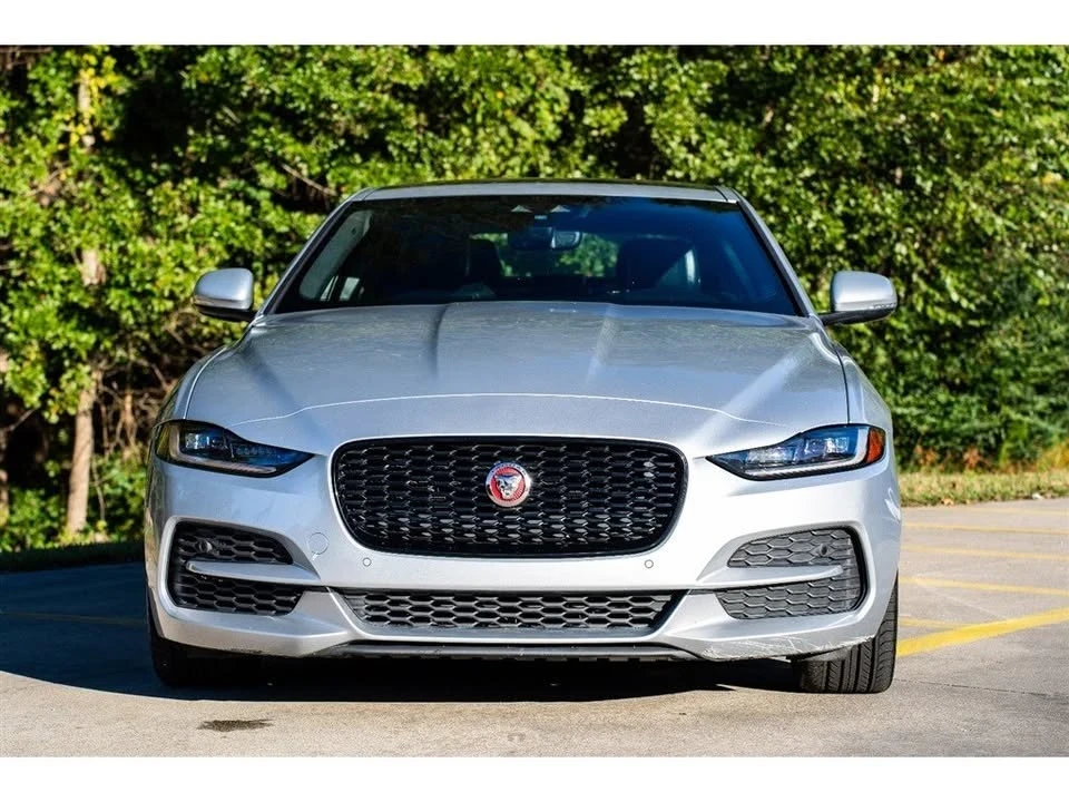 2020 Jaguar XE - Image 2 of 20