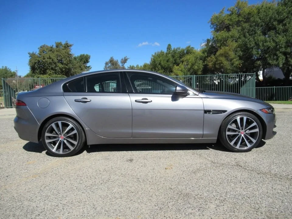 2020 Jaguar XE - Image 5 of 20