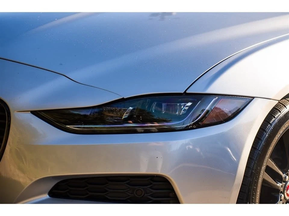 2020 Jaguar XE - Image 8 of 20