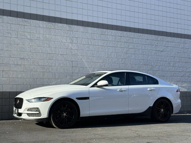 2020 Jaguar XE - Image 10 of 17