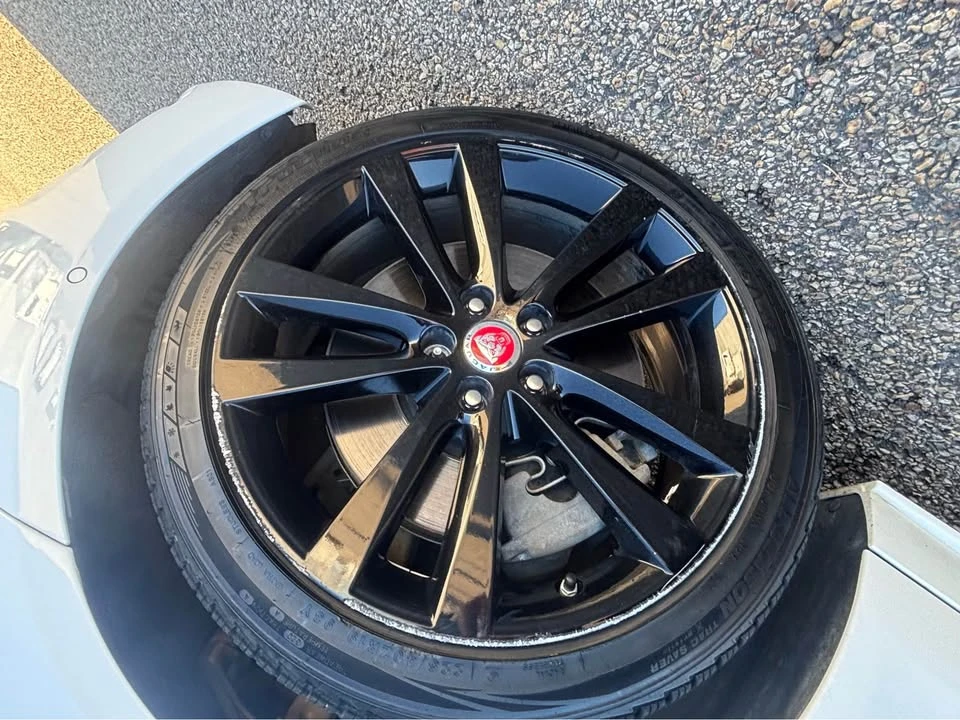 2020 Jaguar XE - Image 13 of 16