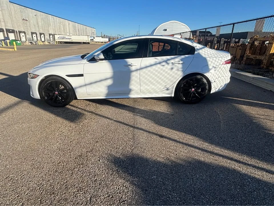 2020 Jaguar XE - Image 5 of 16