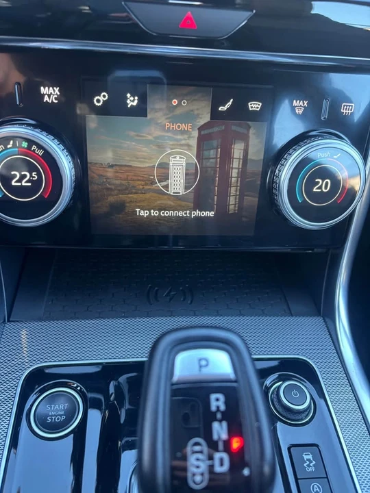 2020 Jaguar XE - Image 12 of 16