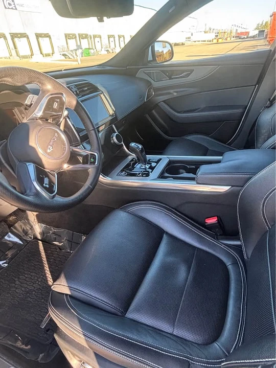 2020 Jaguar XE - Image 6 of 16