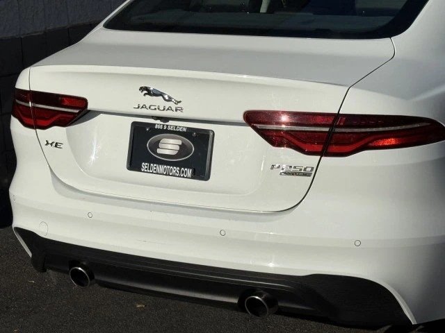 2020 Jaguar XE - Image 15 of 17