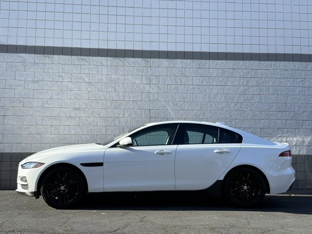 2020 Jaguar XE - Image 11 of 17