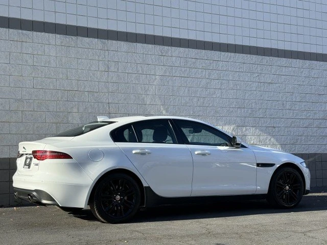 2020 Jaguar XE - Image 16 of 17