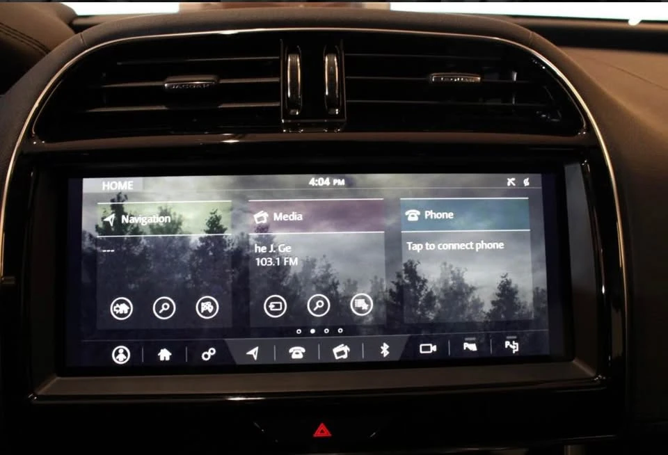 2020 Jaguar XE - Image 3 of 10