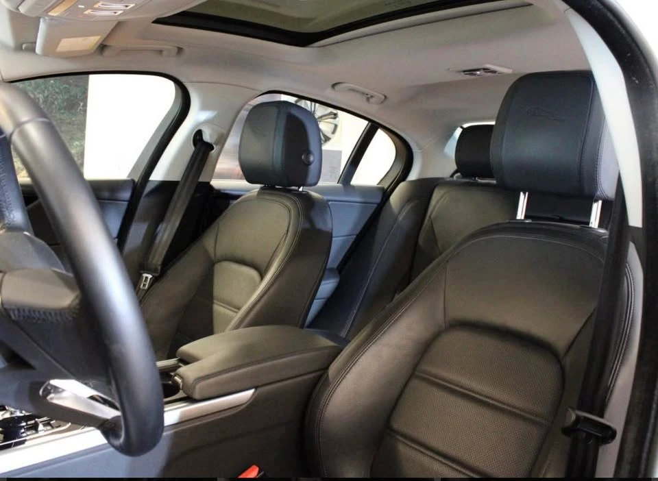 2020 Jaguar XE - Image 2 of 10