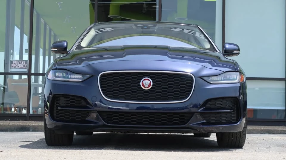 2020 Jaguar XE - Image 3 of 11