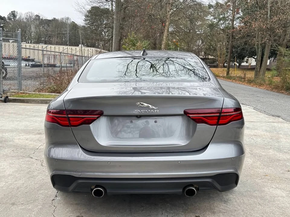 2020 Jaguar XE - Image 8 of 19