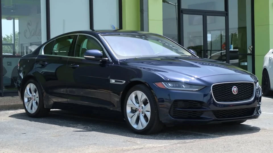 2020 Jaguar XE - Image 5 of 11