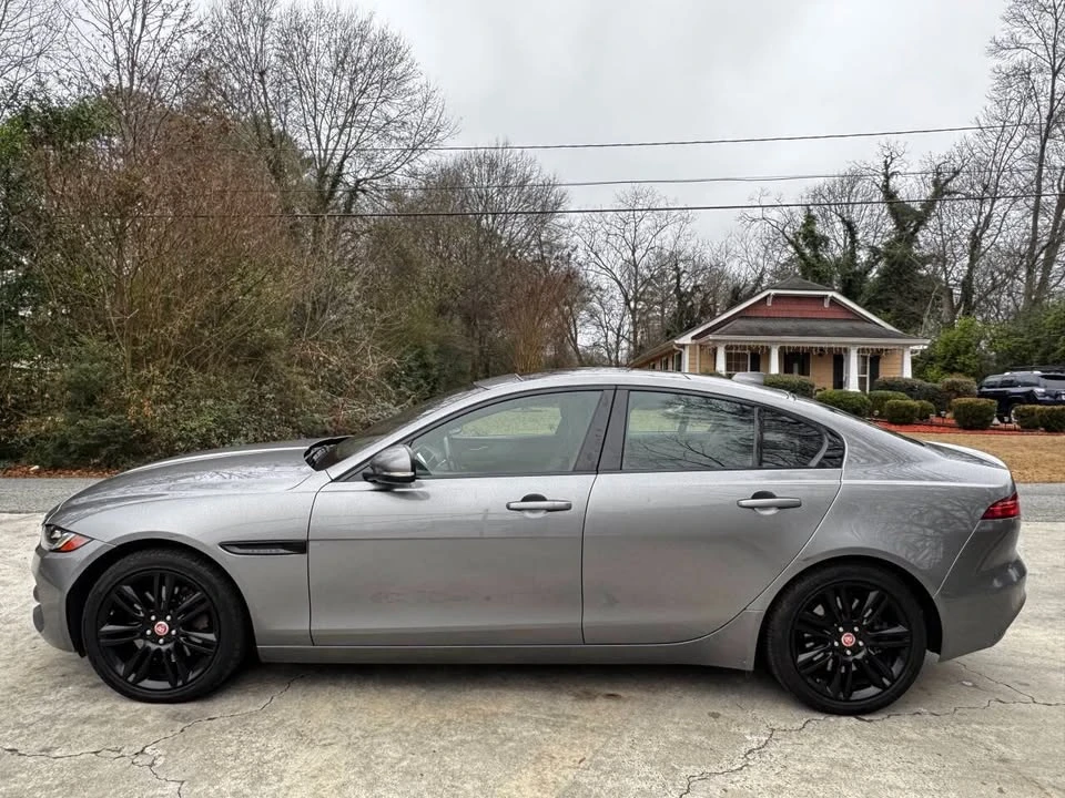 2020 Jaguar XE - Image 4 of 19