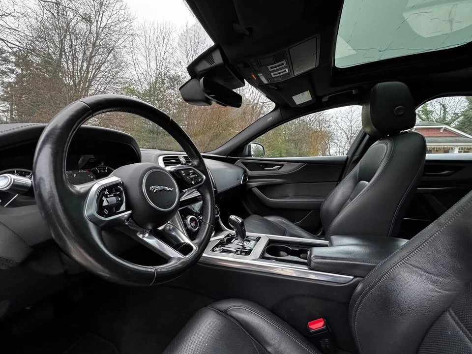 2020 Jaguar XE - Image 11 of 19