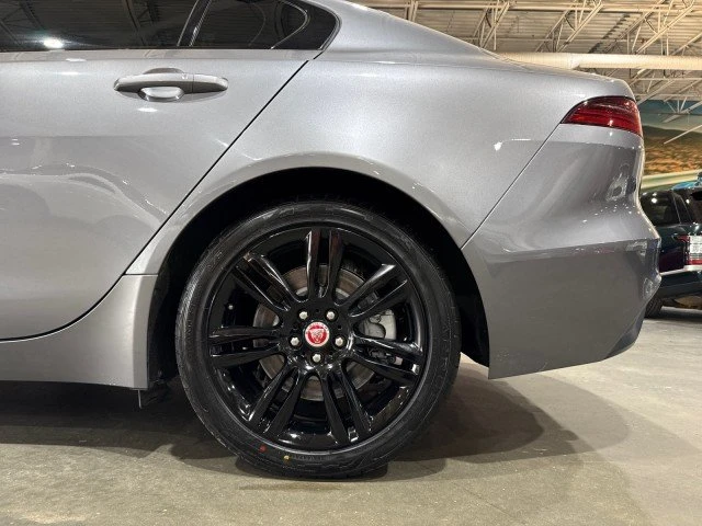 2020 Jaguar XE - Image 17 of 19