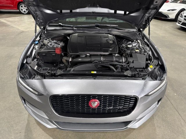 2020 Jaguar XE - Image 15 of 19