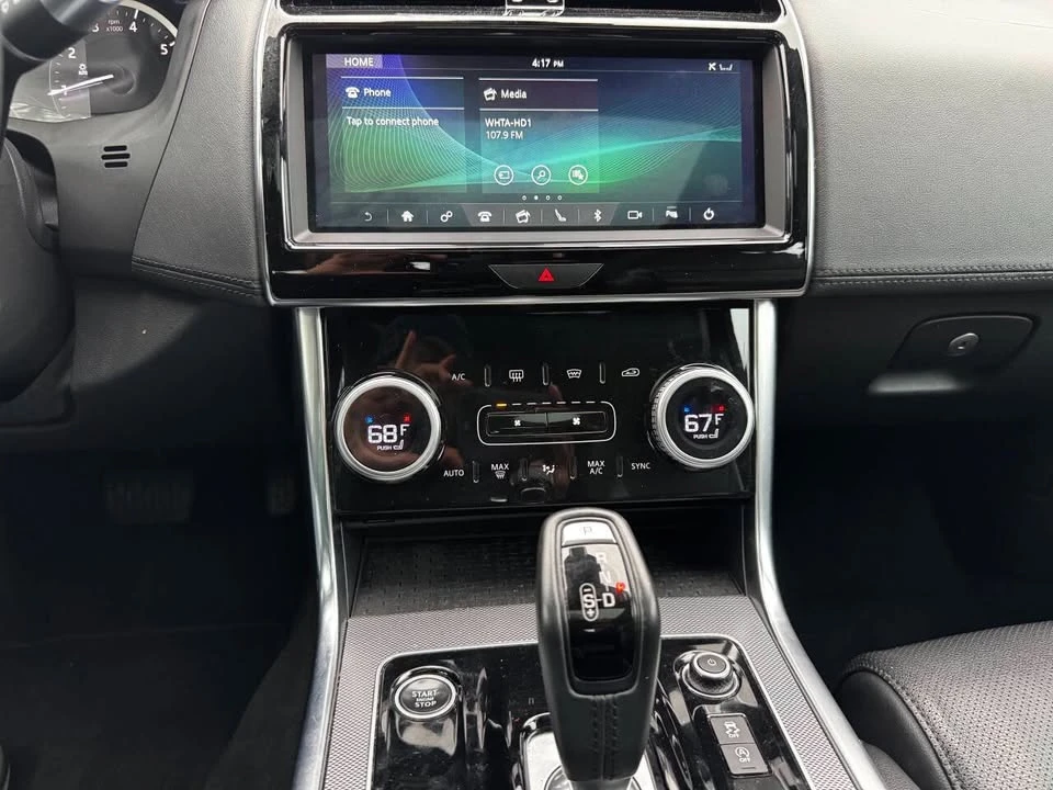 2020 Jaguar XE - Image 19 of 19