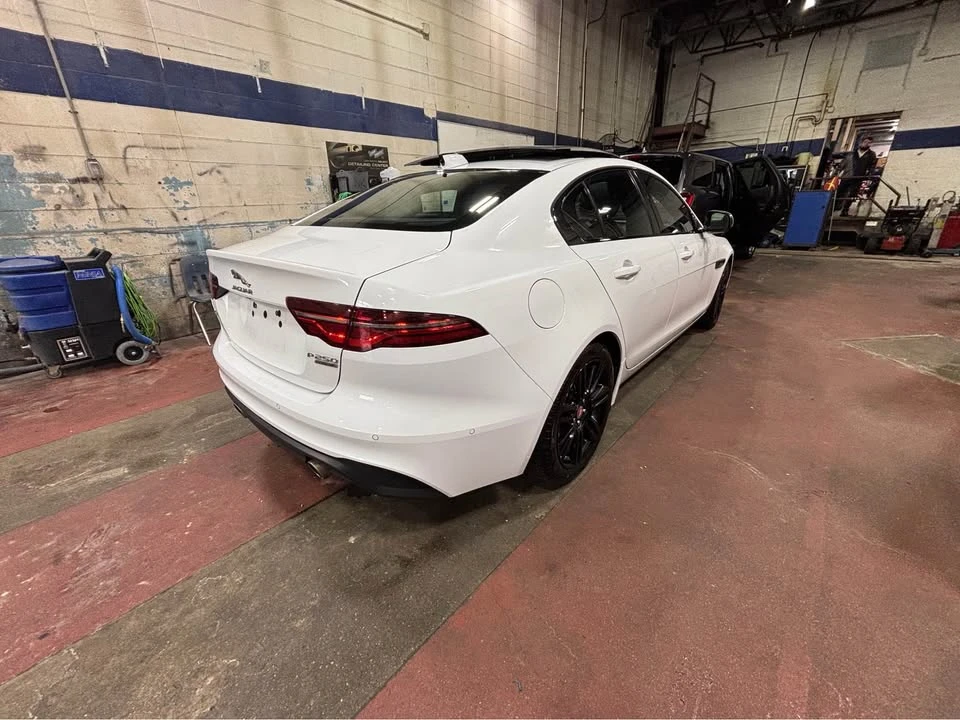 2020 Jaguar XE - Image 2 of 5