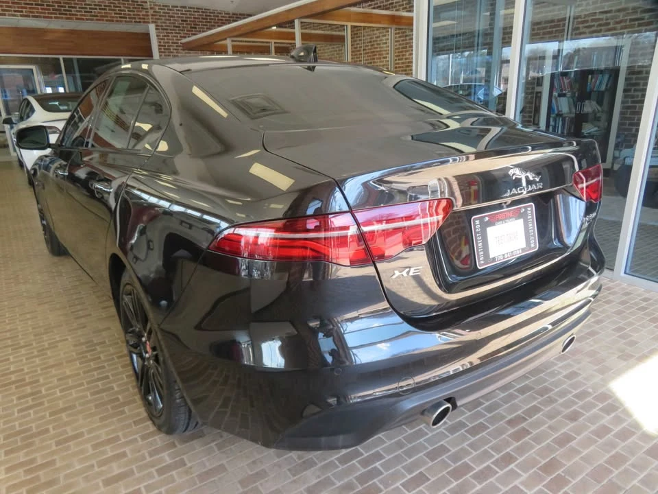 2020 Jaguar XE - Image 6 of 20