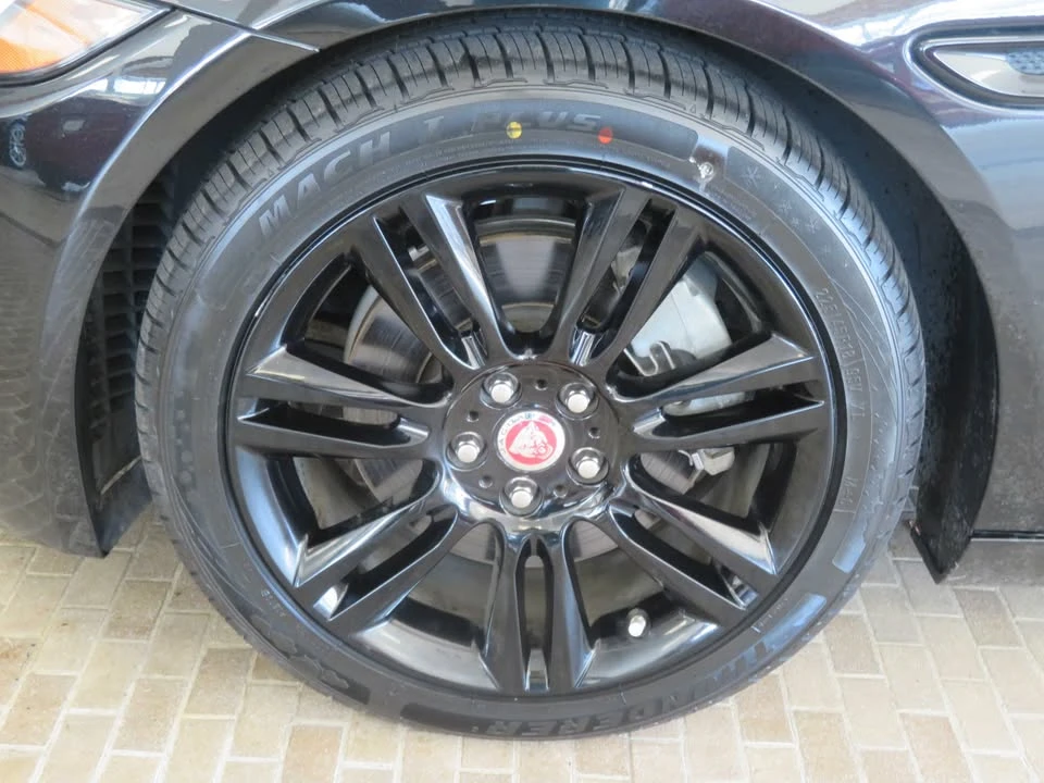 2020 Jaguar XE - Image 7 of 20