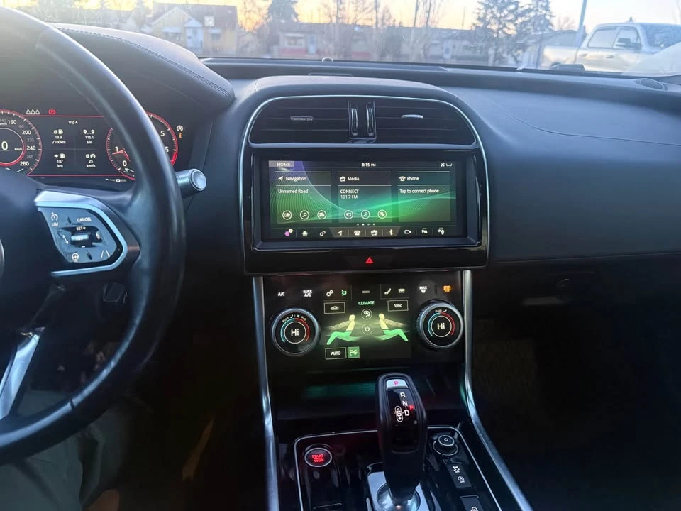 2020 Jaguar XE - Image 11 of 11