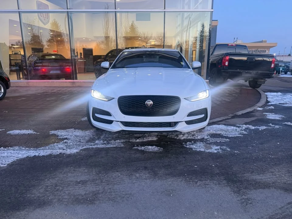 2020 Jaguar XE - Image 3 of 11