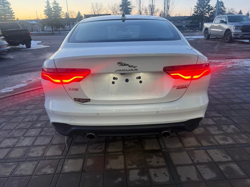 2020 Jaguar XE - Image 6 of 11