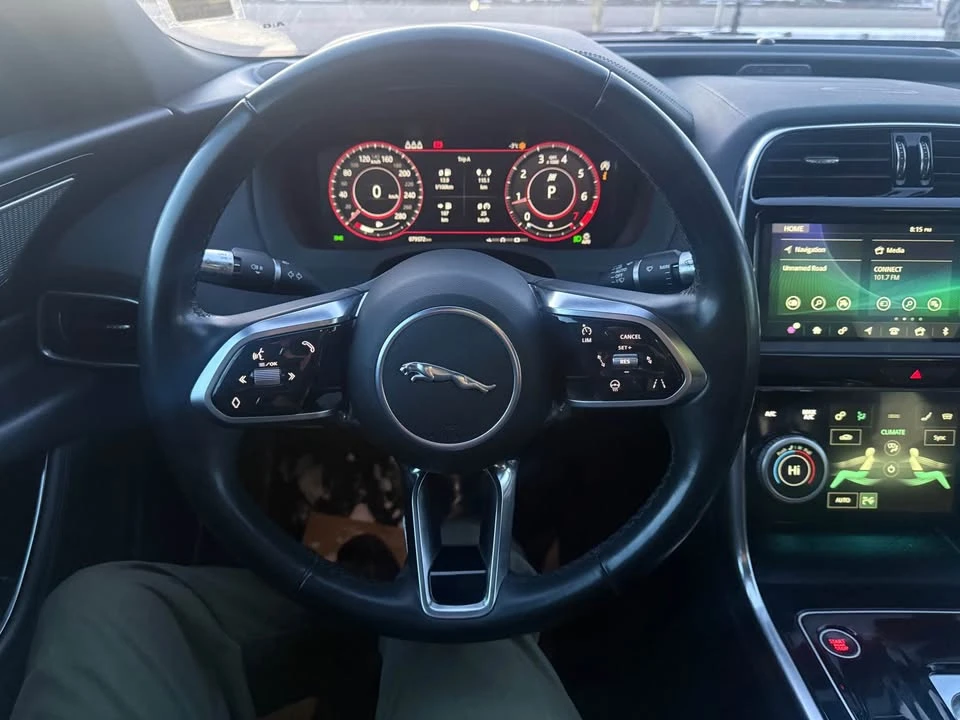 2020 Jaguar XE - Image 10 of 11