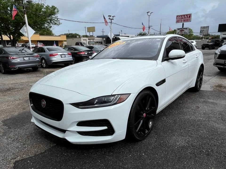 2020 Jaguar XE - Image 3 of 20