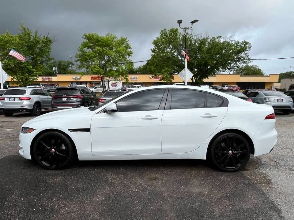 2020 Jaguar XE - Image 4 of 20