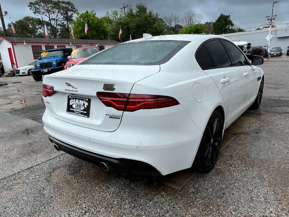 2020 Jaguar XE - Image 8 of 20